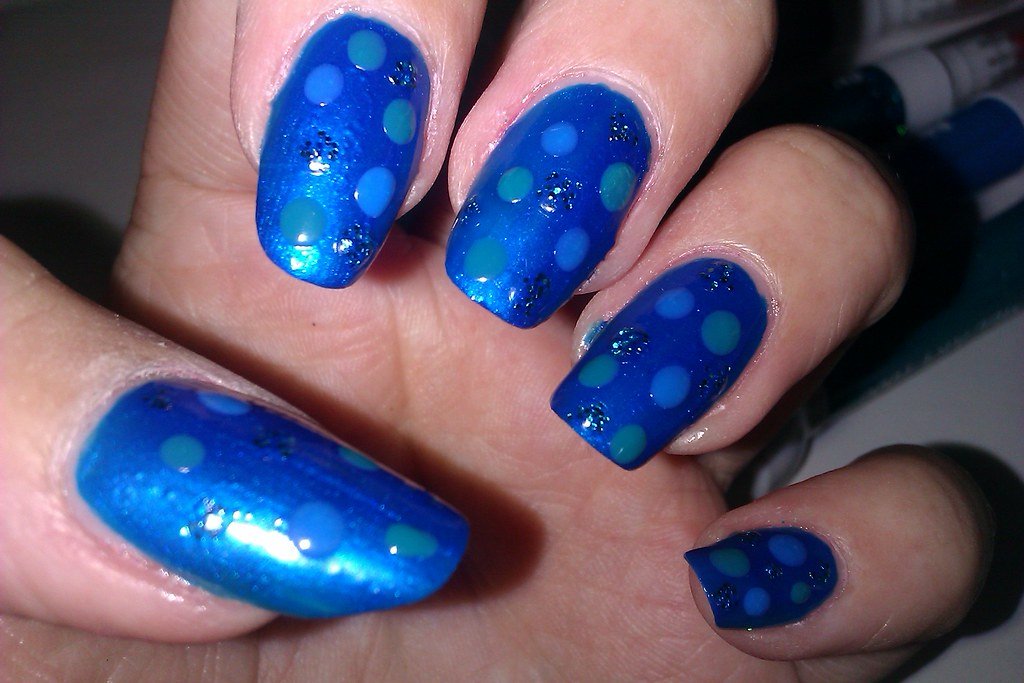 Simple and Easy Nail Art Designs: Blue Nail Ideas for Beginners